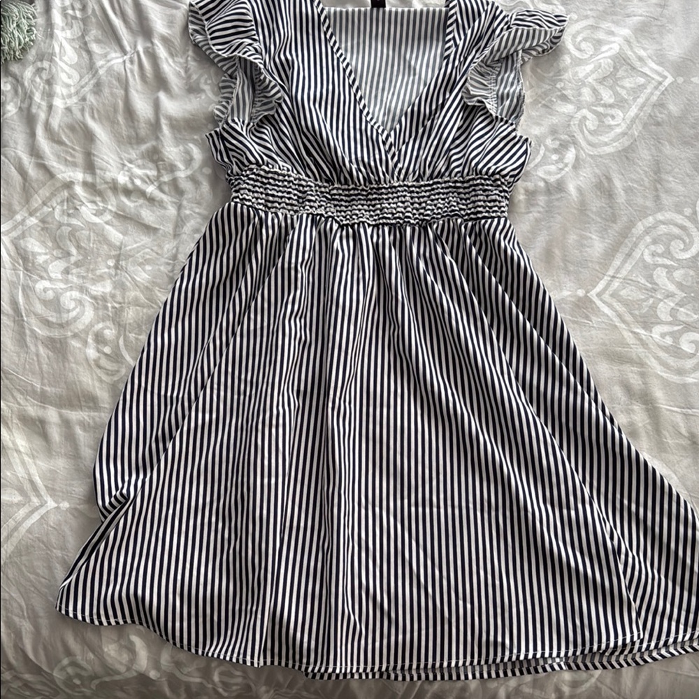 Striped Navy and White Dress ⚓️⚓️⚓️